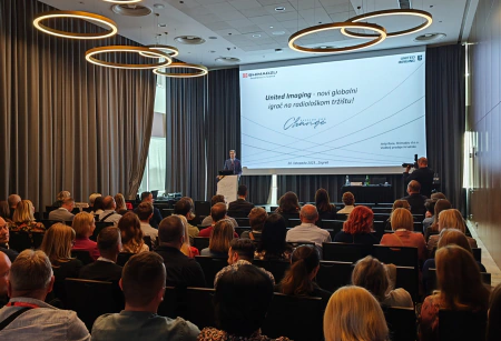 Josip Roca presenting medical imaging technology to a professional audience in Zagreb